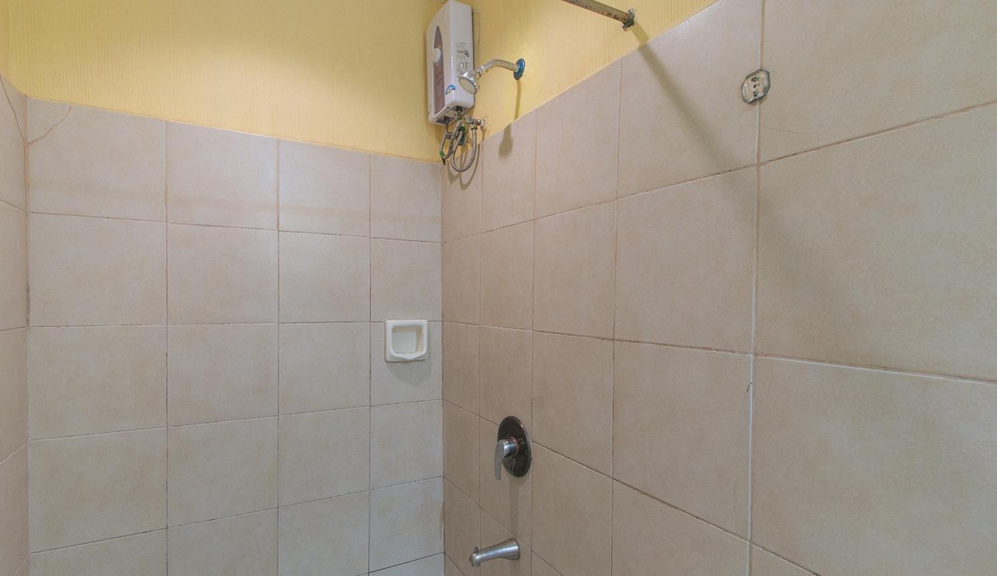 Reddoorz At Comfy Inn Ermita Μανίλα Εξωτερικό φωτογραφία